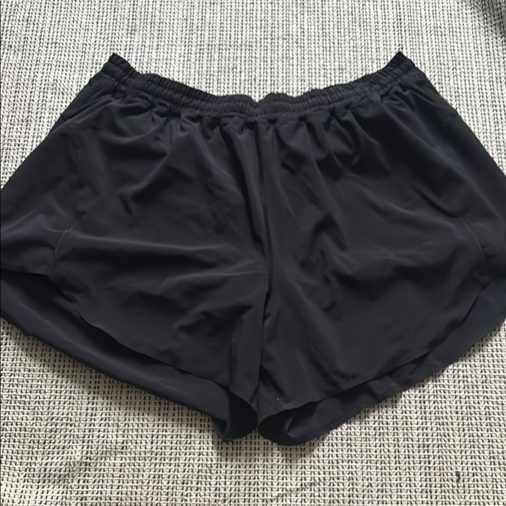 Women’s Lululemon Black Athletic Shorts with full short liner SZ 12